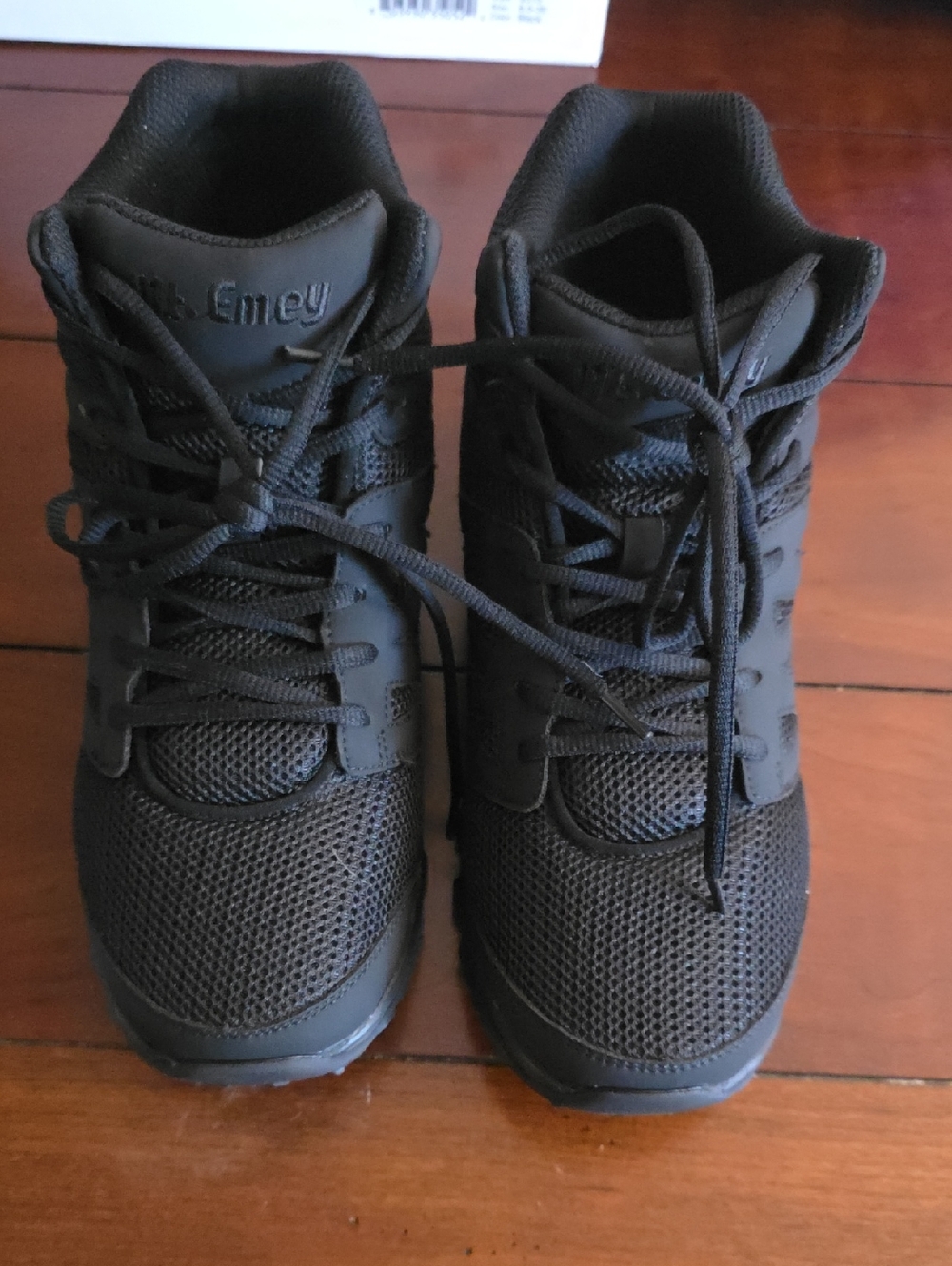 Mt. Emey 9315 women's high-top walking boots In Black
